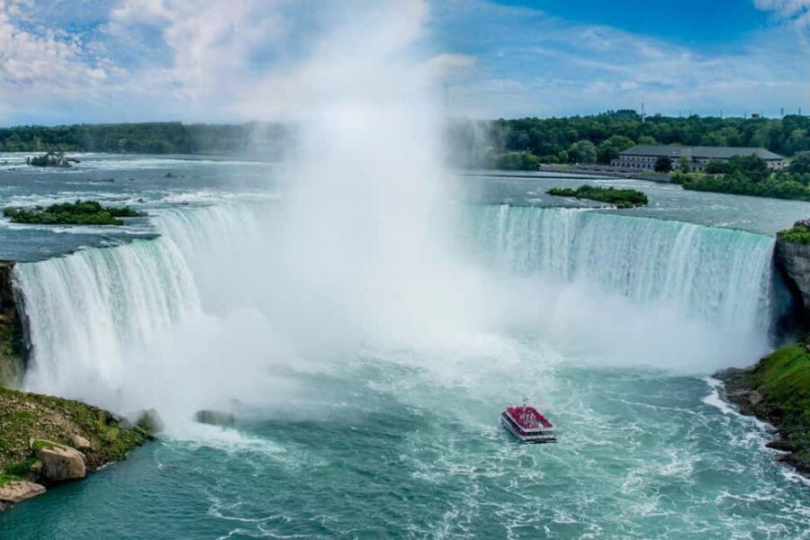 Niagara Falls Walking Tour with Boat Cruise Eco-Experience - Who Would Love This Tour?