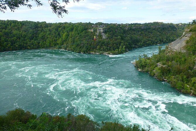 Niagara-on-the-Lake: Guided Vehicle Tour Prettiest Town in Canada - The Smallest Chapel and Local Market – Little Treasures