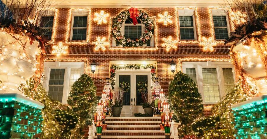NYC: Dyker Heights Christmas Lights & Skyline View Bus Tour - The Pros and Cons from Real Travelers