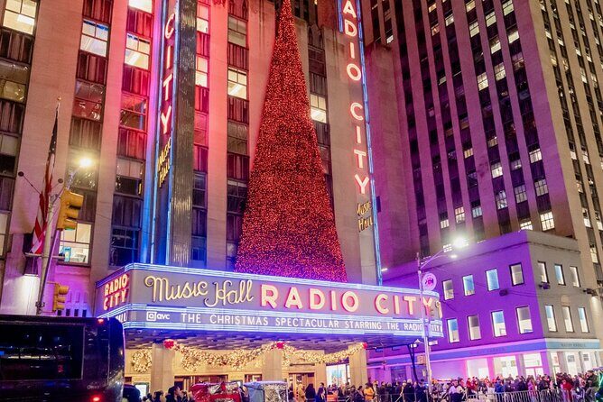 NYC Holiday Lights Sightseeing Bus Tour - The Perfect Fit?