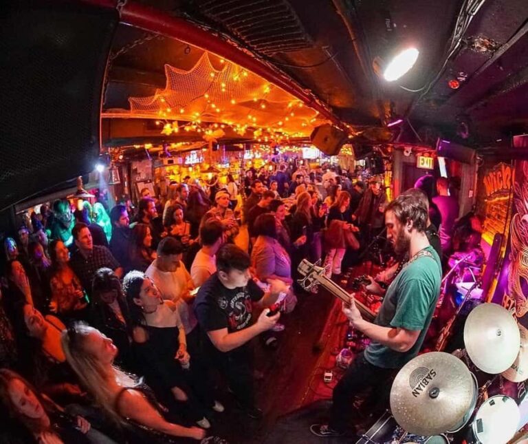 NYC Pub Crawl Experience - How the Price Reflects the Experience