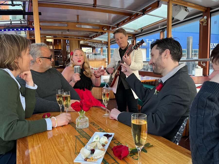 NYC: Romantic Serenade Jazz Cruise with Live Music - Comfort and Convenience