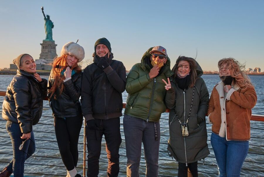 NYC: Romantic Valentine's Day Champagne Cruise - Practical Considerations