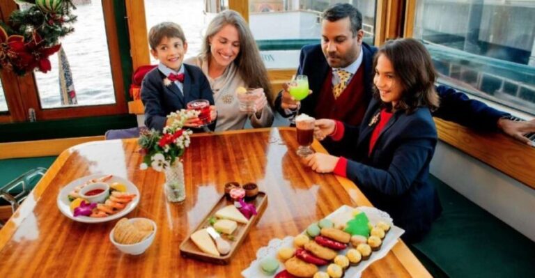 NYC: Sightseeing Holiday Cruise with Drink - The Beverage Experience