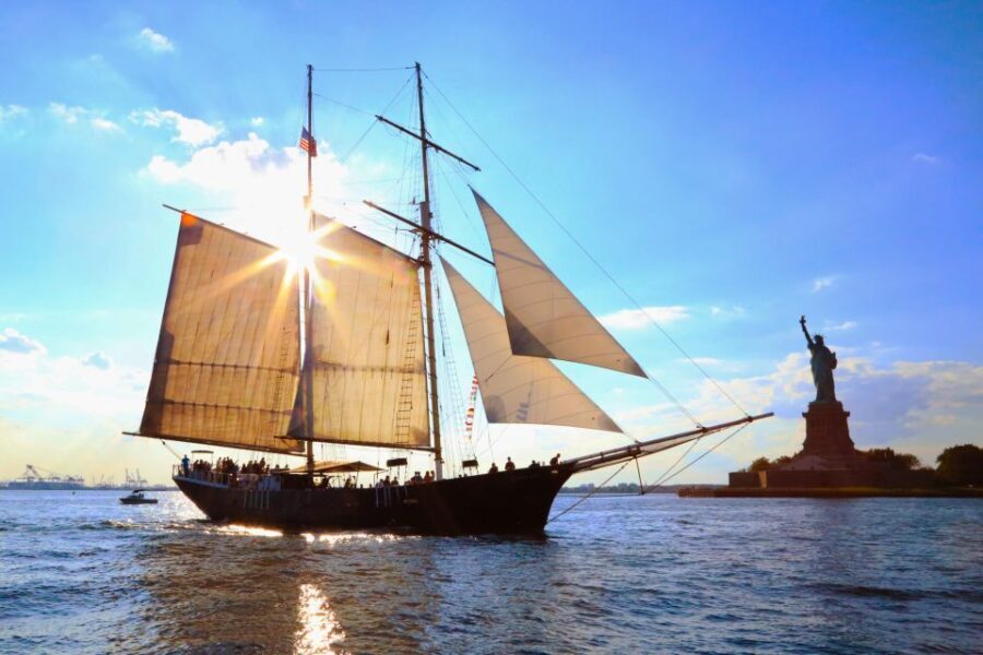 NYC: Statue of Liberty Day Sail with Onboard Bar - Why It’s a Great Choice for Travelers