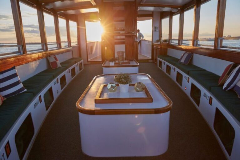 NYC: Sunset Cruise on a Small Yacht with a Drink - The Pros and Cons