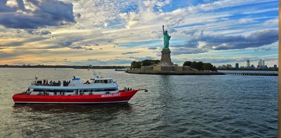 NYC Sunset, Music & Statue of Liberty Sightseeing Cruise - The Not-So-Great Aspects