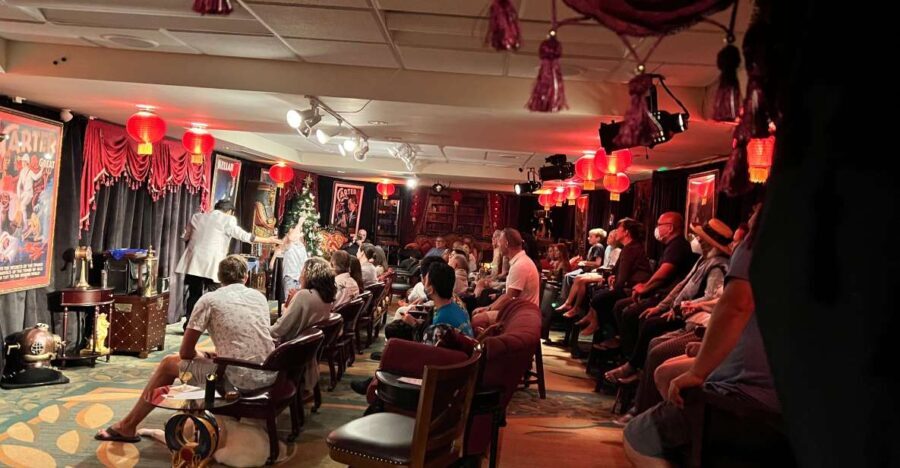 Oahu: Hilton Waikiki Beach Hotel Magical Mystery Show - The Perks and Practicalities