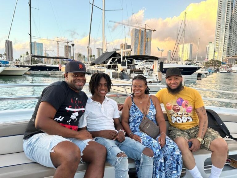 Oahu: Waikiki Fireworks Boat Cruise from Oahu - The Real Feedback from Other Travelers