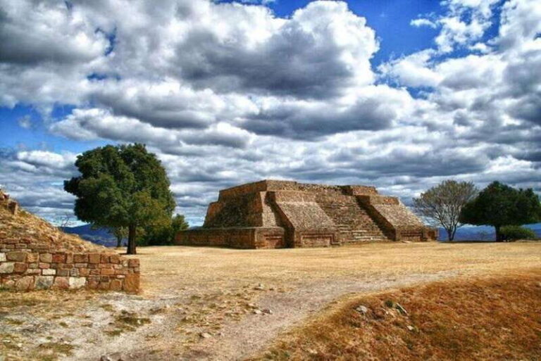 Oaxaca: Monte Alban & Atzompa Private Tour - The Sum Up