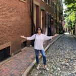Old Boston: Beacon Hill & Back Bay Walking Tour in French - Starting Point and Overall Atmosphere