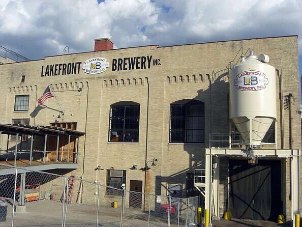 Original Milwaukee Guided Brewery Tour with Lunch or Dinner - The Food and Drink Experience