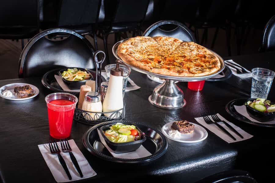 Orlando: The Outta Control Magic Comedy Dinner Show - The Food and Drinks