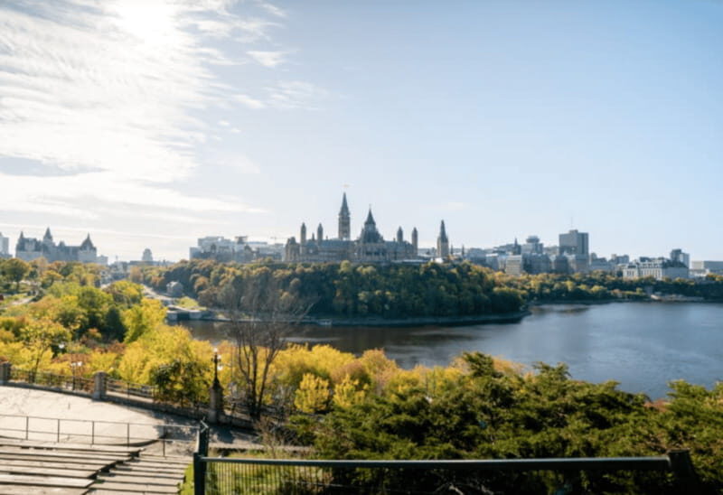Ottawa Premium Small Group Tour with Canal Cruise - The Land-Based Highlights