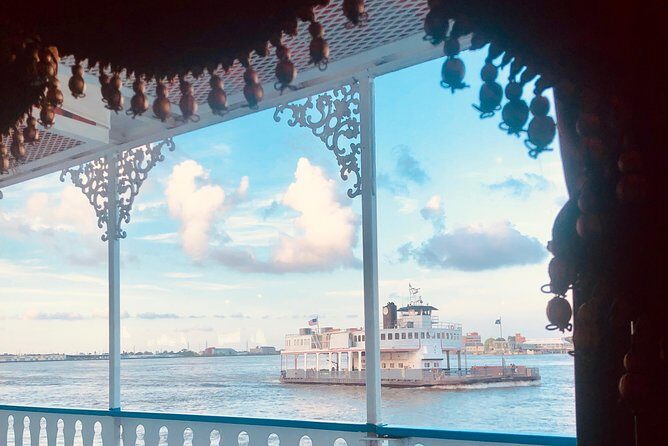 Paddlewheeler Creole Queen Historic Mississippi River Cruise - The Real-World Experience: Pros and Cons