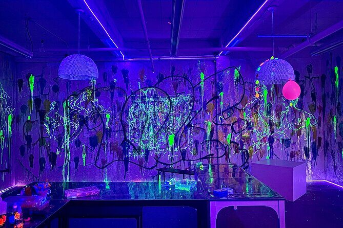 Paint-In-Dark Drawing Class in New York - The Value of the Experience