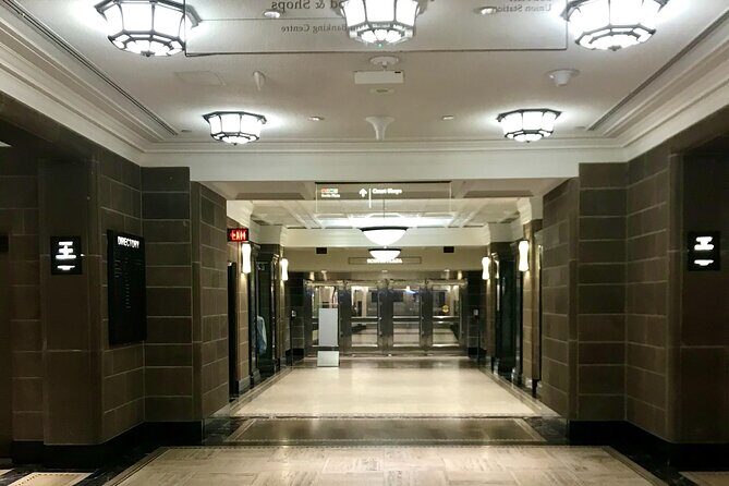 PATH - A Walking Tour of Toronto's Underground City - Starting Point: Union Station