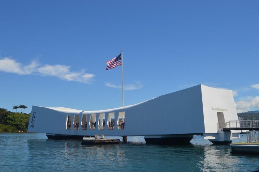 Pearl Harbor: USS Arizona Memorial & Battleship Missouri - The Details That Matter