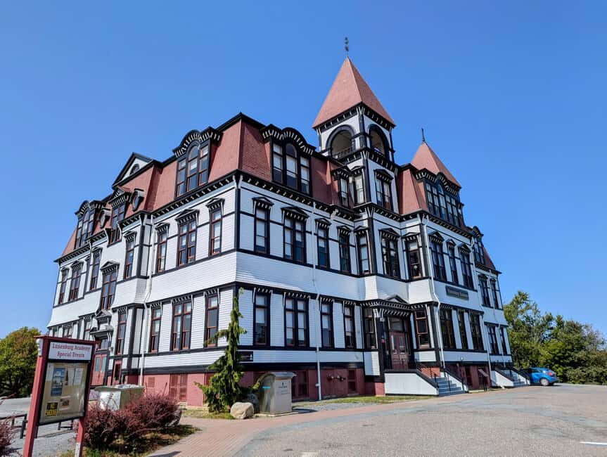 Peggys Cove & Lunenburg + 3 Hidden Gems  Full Day Tour - What Makes This Tour Stand Out?