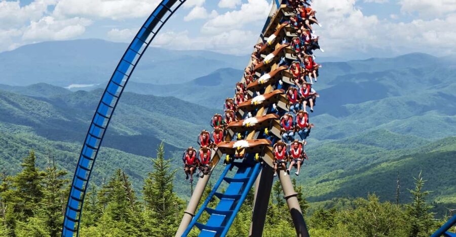 Pigeon Forge: Dollywood Theme Park Entry Ticket - Navigating the Park: What to Expect
