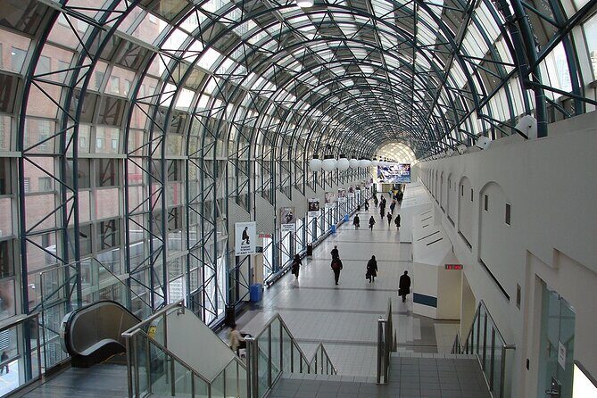 Private 3-hour walking tour of Toronto with licensed tour guide - Who Should Consider This Tour?