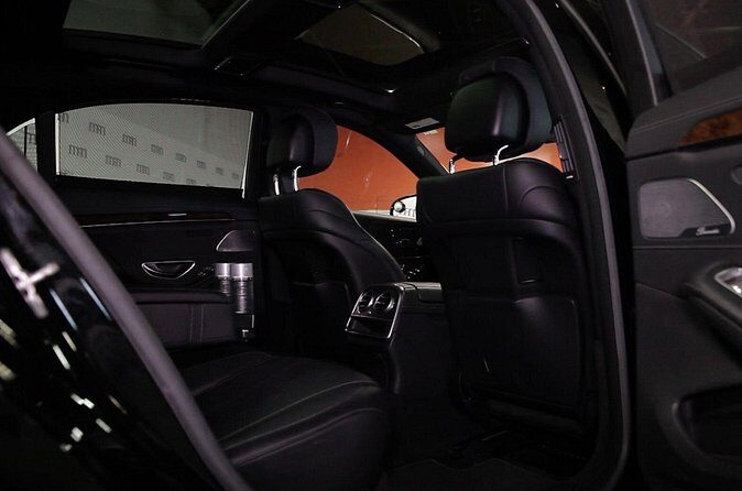 Private 4-Door Mercedes Limo Transfer from or to Chicagoland Airport and Suburbs - Who Would Benefit Most?