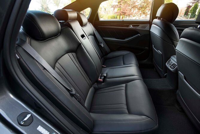 Private Arrival Transfer - YYZ Airport to Toronto Downton Hotel & Accommodations - The Practicalities of Booking and Availability