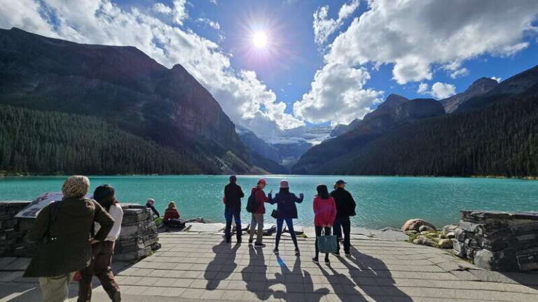Private Day Tour: Moraine Lake and Lake Louise - An In-Depth Look at the Moraine Lake and Lake Louise Tour