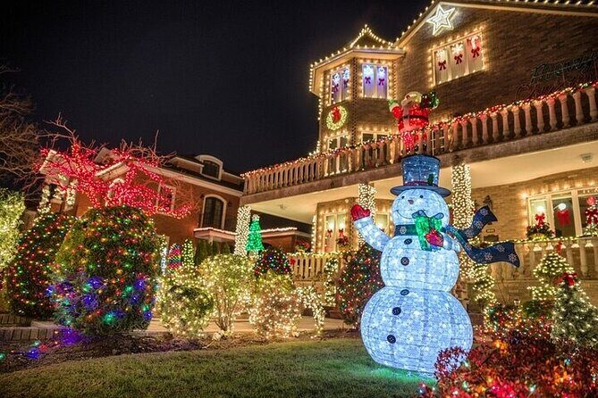 Private Fully Guided Dyker Heights Christmas Lights Tour - Analyzing the Value