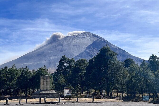 Private Hike next to volcano at 14800 ft. from Mexico city - The Itinerary Breakdown