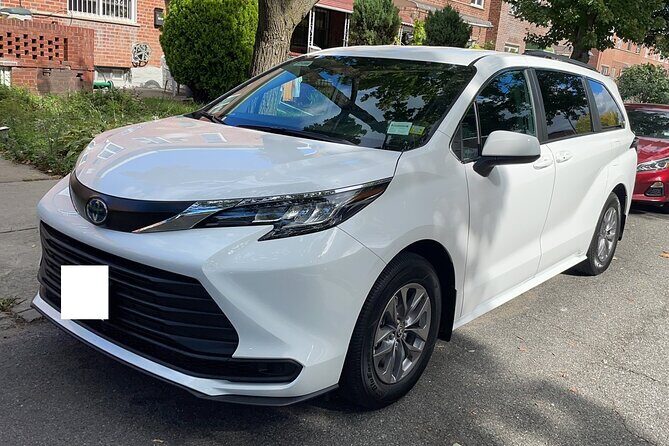 Private JFK to LGA/Newark Airport TransferYour Exclusive Ride - What to Expect When You Book