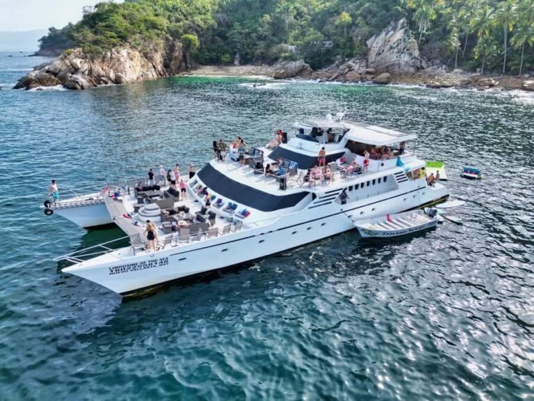 Private Mega Yacht Limousine of the Sea 1: Puerto Vallarta - The Value of the Price Tag