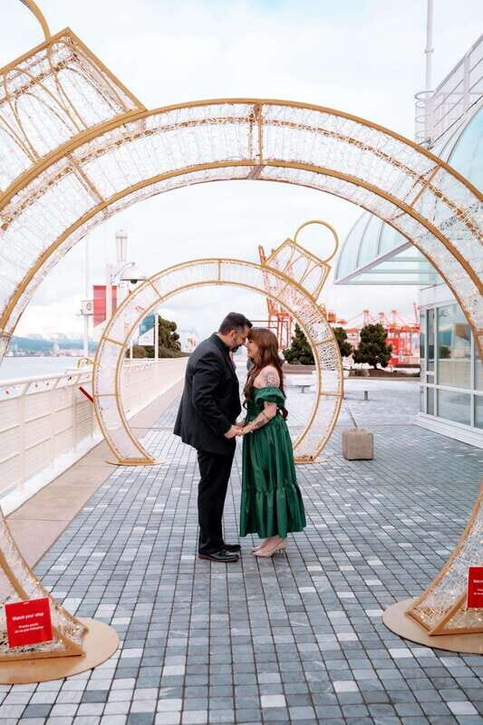 Private Professional Vacation Photoshoot in Vancouver - The Landmarks and Hidden Gems