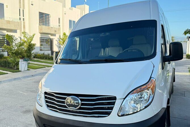 Private Roundtrip Transfer Airport Hotel or Airbnb up to 12px - Why This Transfer Service Might Be a Good Fit