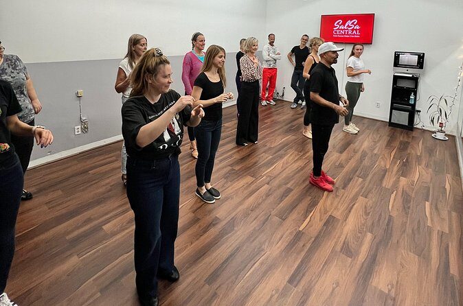 Private Salsa or Bachata Class in South Beach - The Experience and Group Dynamics