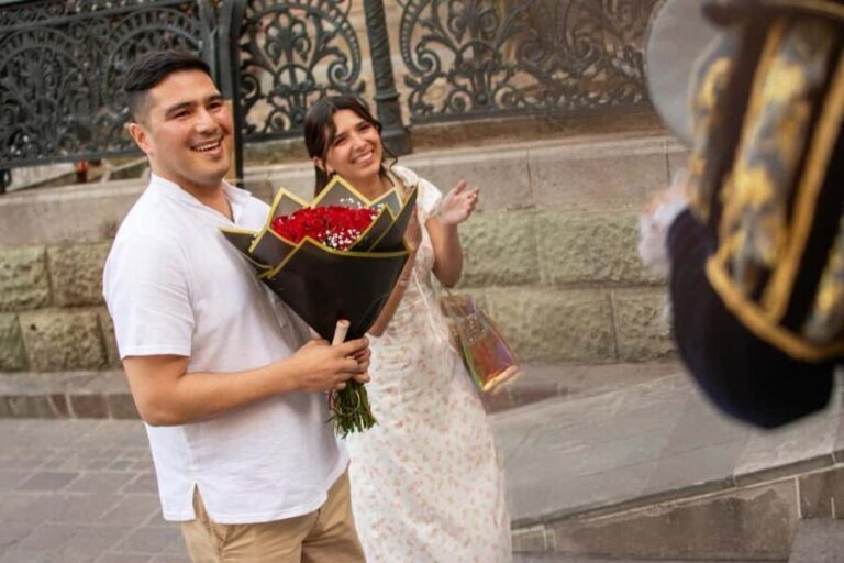 Private serenade in Guanajuato with the musical group "La Estudiantina" - Is It Worth the Price?