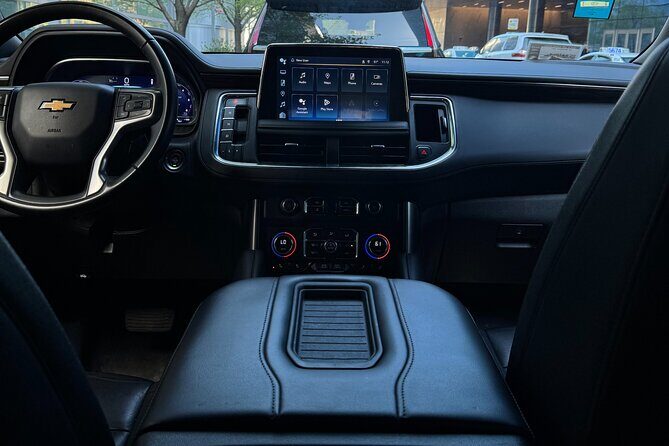 Private SUV Transfer from O'Hare Midway Airport to Chicago - The Experience in Practice