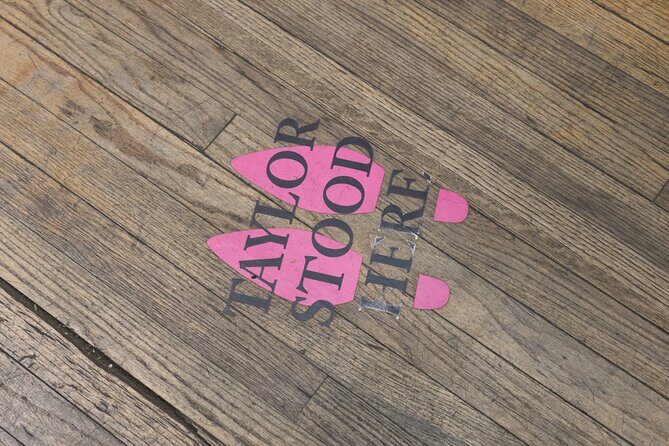 Private Taylor Swift Hotspots Walking Tour - What the Price Gets You