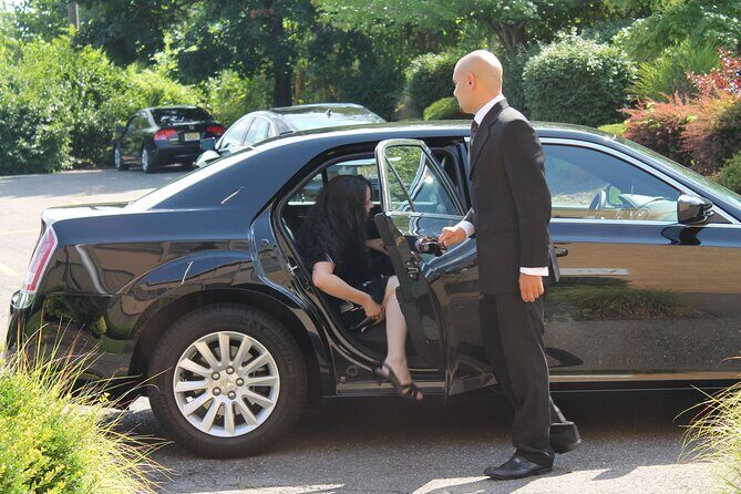 Private Transfer in a Luxury Vehicle to and from MSY Airport - A Complete Breakdown of the Service