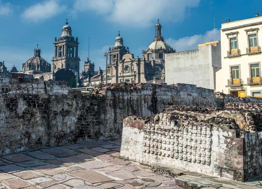 Private Walking Tour of Mexico Citys Iconic Landmarks - The Experience and Guides