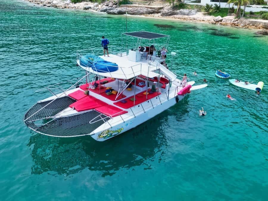 Private Yacht Charter Chica Fun 3 Waterslides all inclusive - Whats the Real Value?