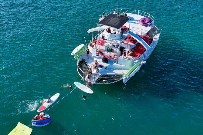 Private Yacht Charter on ChicaFun 1 Waterslides all inclusive - What Sets This Tour Apart?