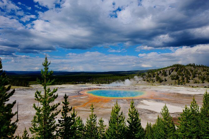Private Yellowstone Tour: ICONIC Sites, Wildlife, Family Friendly Hikes + lunch - The Itinerary in Detail