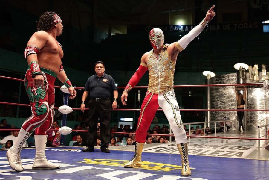 Puebla: Iconic Pro Wrestling Show with Dinner & Drink - The Value of a Front-Row Wrestling Night