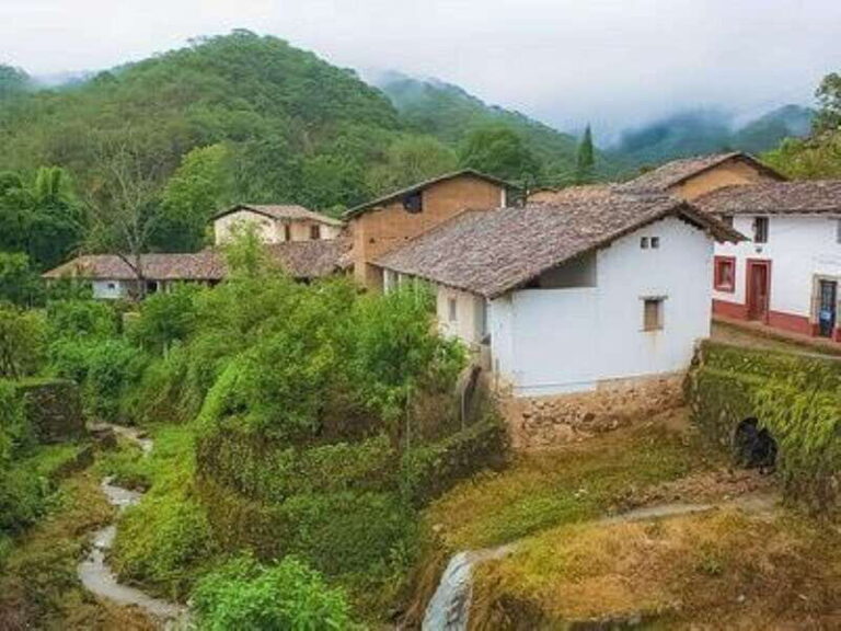 Puerto Vallarta: San Sebastian del Oeste Tour - The Transport and Group Dynamics