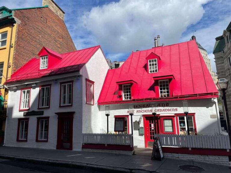 Quebec City: Historic District Walking Tour (3h) - The Value of a Guided Walking Tour in Quebec City