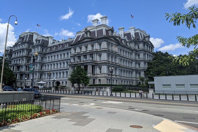 Residences of the Presidentses Walking Tour: Lafayette Square & Foggy Bottom - The Benefits of a Guided Walking Experience