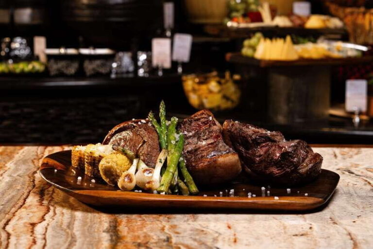 Romantic Dinner at Bovinos Steakhouse - The Culinary Experience: What’s on the Menu?