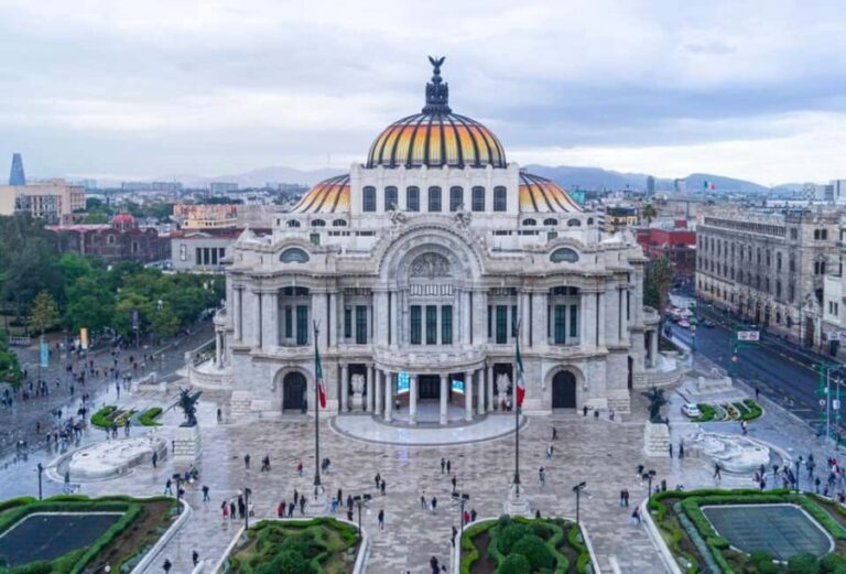 Romantic Private Walking Tour in Mexico City - What to Expect