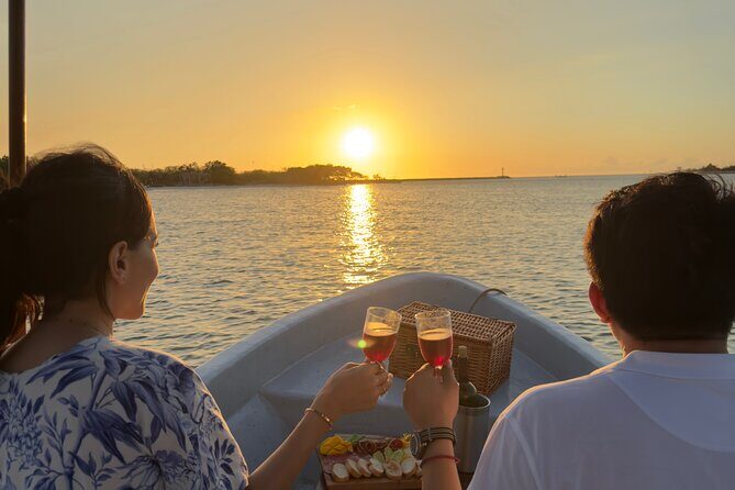 Romantic sunset tour in Río Lagartos, with food - Who Should Consider This Tour?